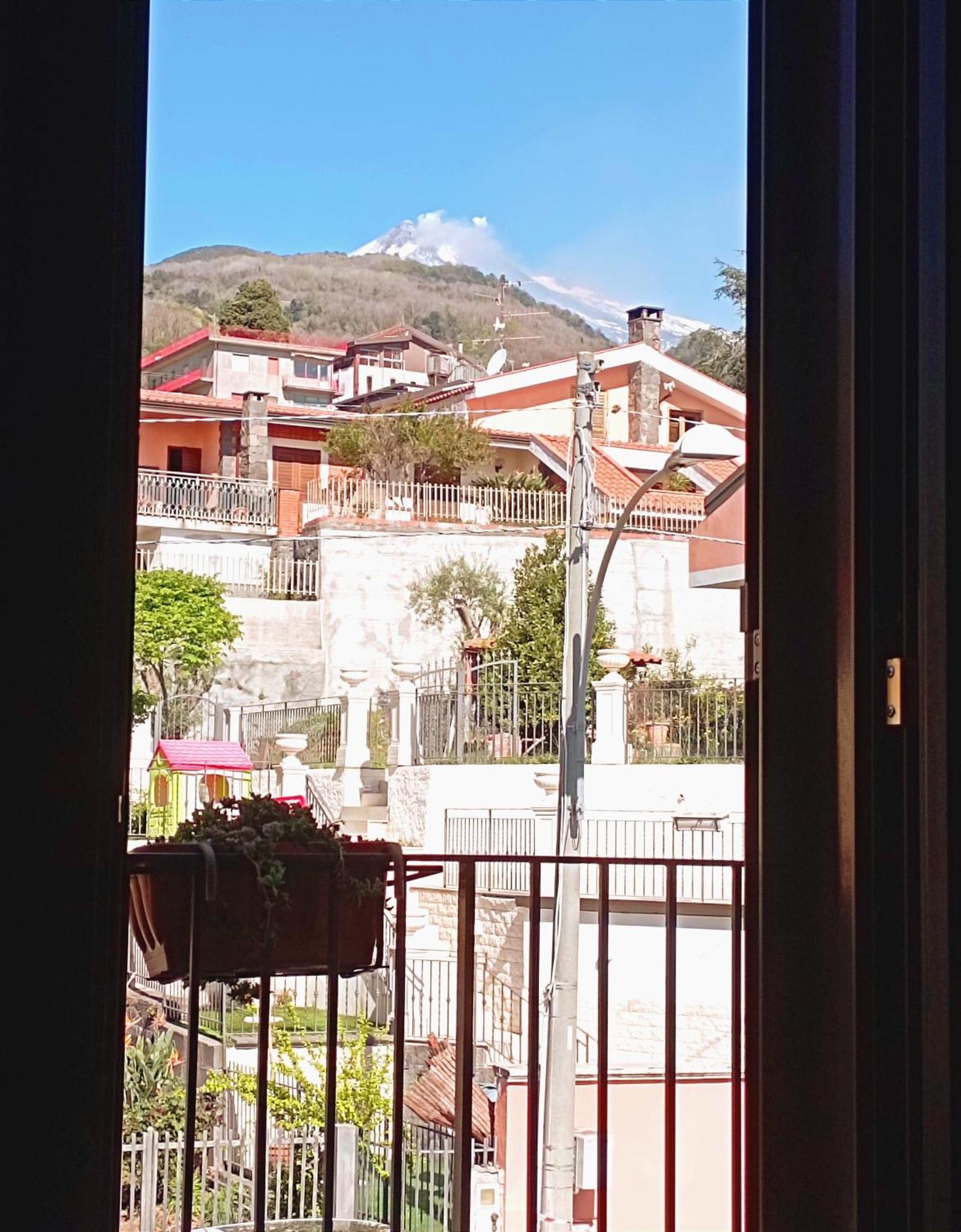 B&B Alle Falde Dell'Etna ซัฟเฟรานา เอตเนอา ภายนอก รูปภาพ