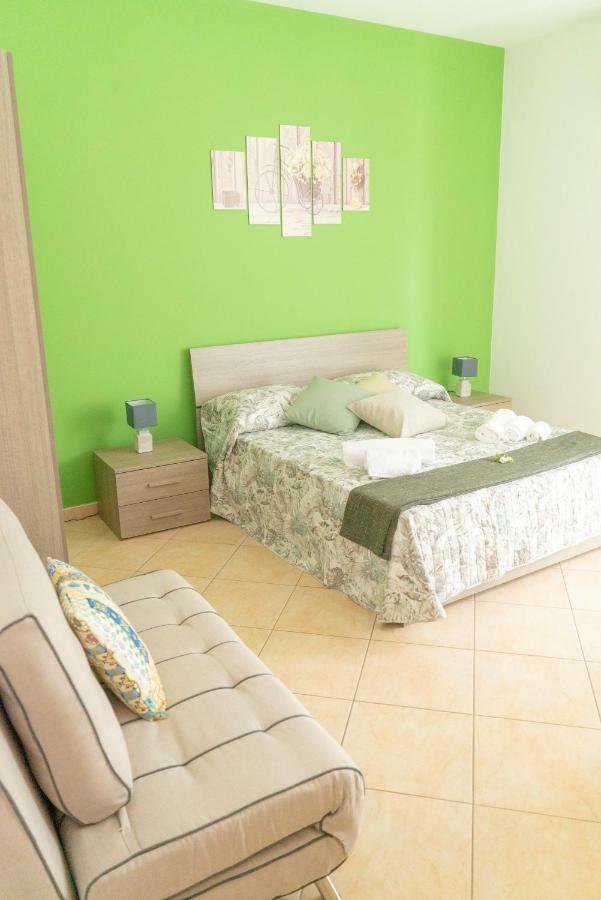 B&B Alle Falde Dell'Etna ซัฟเฟรานา เอตเนอา ภายนอก รูปภาพ
